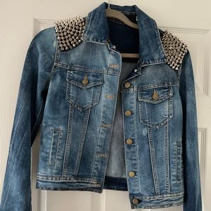 Forever 21 Studded shoulder denim jacket Size S